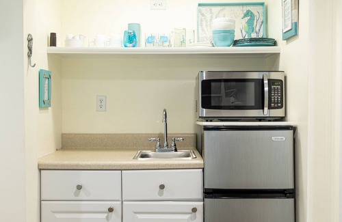 Folly Beach House | Tiny but perfect, super close to the beach.