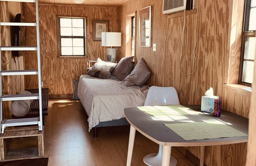 Johnson City Apartment | Tiny cabin near Pedernales Falls