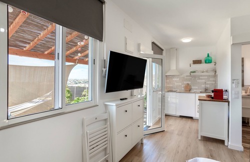 Montana la Data House | Tiny Home 'La Pergola Calma' with Mountain View, Private Terrace and Wi-Fi