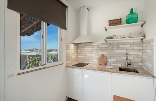 Montana la Data House | Tiny Home 'La Pergola Calma' with Mountain View, Private Terrace and Wi-Fi