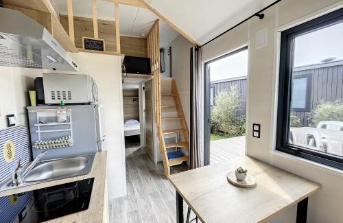 Jullouville-les-Pins House | Tiny House cosy près de la plage avec piscine et parking - FR-1-361A-94