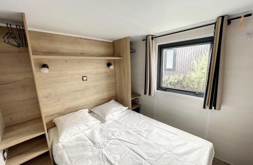 Jullouville-les-Pins House | Tiny House cosy près de la plage avec piscine et parking - FR-1-361A-94