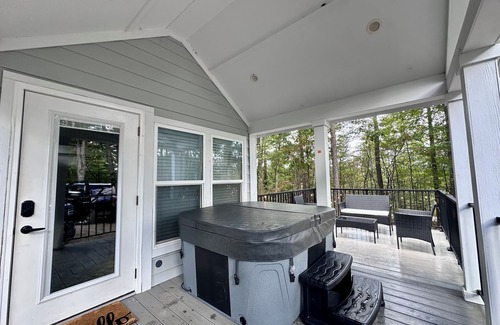 Mentone Cottage | Tiny House just minutes from the HEART of MENTONE