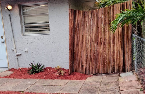 Central Fort Lauderdale House | Tiny House Private Cozy 3 miles from Las Olas beach/10 min from Airport/Port