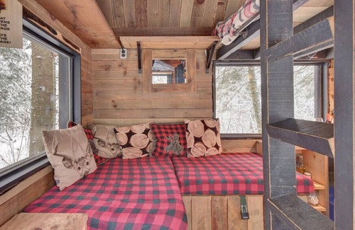 Saint-Faustin-Lac-Carre Cabin | Tiny House | Tremblant | 2ppl | Electricity | Heat