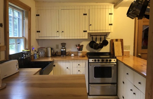 Vinalhaven House | Tip Toe Cottage overlooking Crockett's Cove