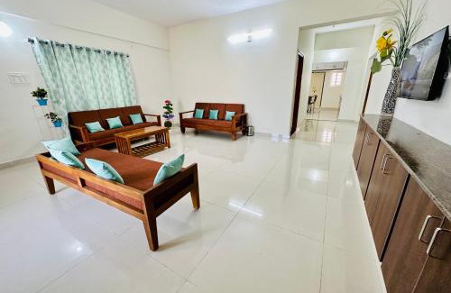 Tirupati Apartment | Tirupati Homestay-Free Break fast- Ragunatha Resorts - 3BHK AC Apartments - Flyover to Alipiri gate - WiFi - Android TV - - Easy access to visit all Temples