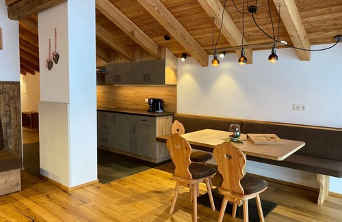 Valle Aurina Apartment | "Tischlerhof Panorama" vacation apartment with balcony and mountain view