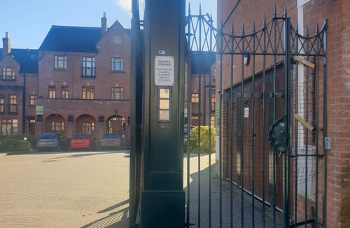 Queens Quarter House | Titanic House