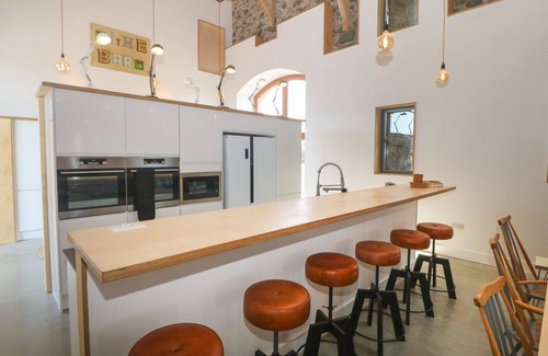 Bodorgan Cottage | TITHE BARN, pet friendly, luxury holiday cottage in Malltraeth