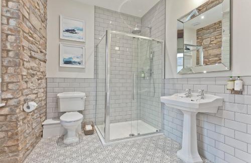 Cockermouth Bed & Breakfast | Tithe Barn - Self Check In Hotel