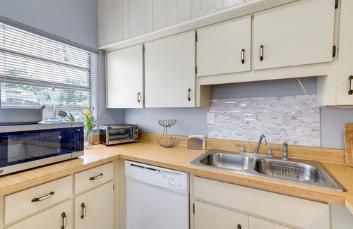 Whispering Oaks House | Titusville Vacation Rental w/Private Pool!