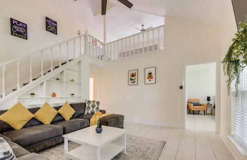 South Arlington House | Tivoli Getaway - 13 minutes from ATT stdm/Globe Life field/6flags/epicwaterpark