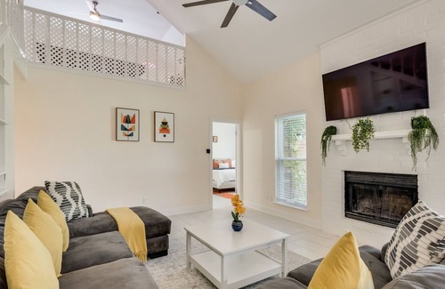 South Arlington House | Tivoli Getaway - 13 minutes from ATT stdm/Globe Life field/6flags/epicwaterpark