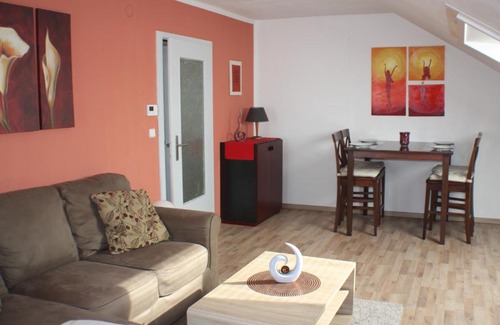 Ramstein-Miesenbach Apartment | Tla Tina