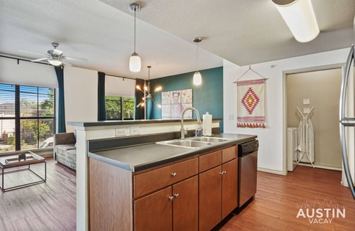 North Loop Apartment | TNC #205 xxxxxxxxxxx