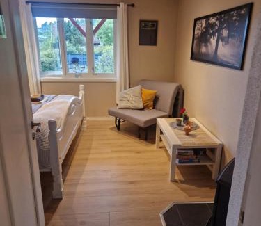 Kristiansand Apartment | To soverom og bad i Villa Svale