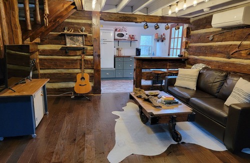 Westfield Cabin | Tobacco barn cabin with trails, fishing and hiking