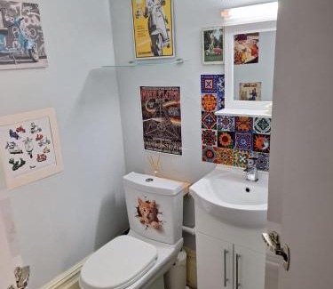 Walsden Bed & Breakfast | Todmorden Bed & Breakfast - The Toothless Mog