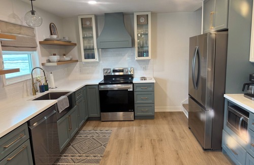 Surfside Beach House | “Toes in the Water” beachfront house 4bed/3bath sleeps 12 on pedestrian beach