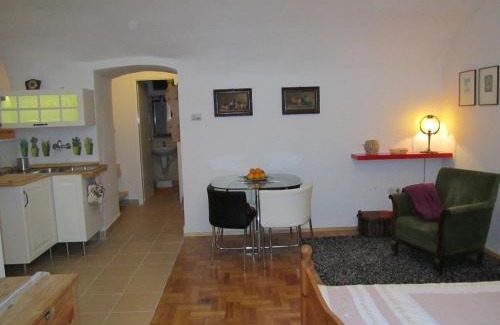 Castle Hill Apartment | Toldi Apartman