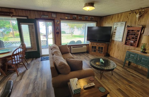 Hemphill House | Toledo Bend Overlook Fishing Cabin