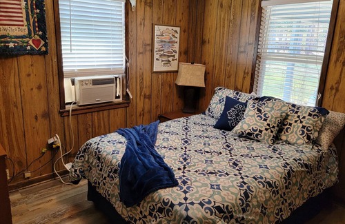 Hemphill House | Toledo Bend Overlook Fishing Cabin