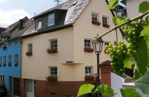 Uerzig House | Tolles Ferienhaus An Der Mosel Für 10 Personen
