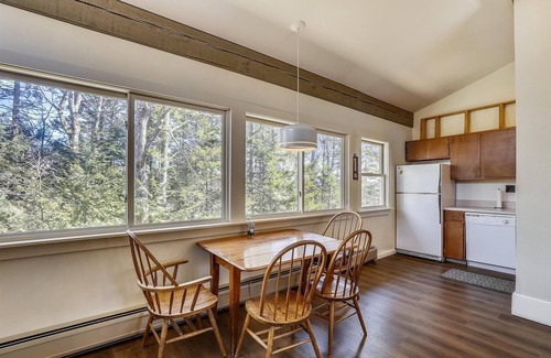 Stowe Area Condo | Tollhouse 17C: 1 br, ski-in/ski-out, community summer pool!