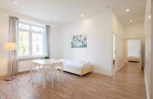 Gerresheim Apartment | Tolstov Apartments - 1 or 3 Room Apartments - 20 Min Messe DUS and Old Town DUS