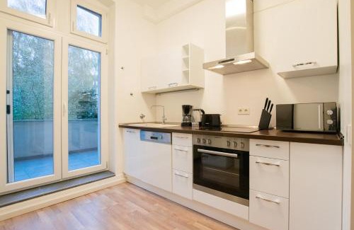 Gerresheim Apartment | Tolstov Apartments - 1 or 3 Room Apartments - 20 Min Messe DUS and Old Town DUS