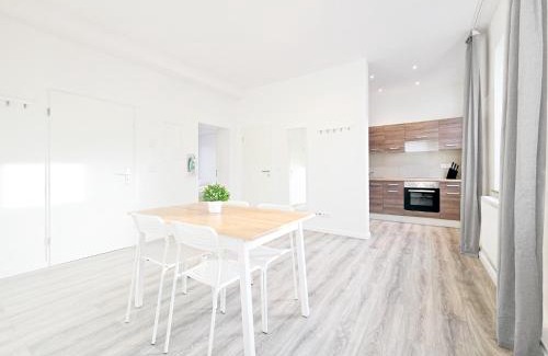 Krefeld Apartment | Tolstov Apartments - 1 Room Apartment - Citycenter - 25 Min to Messe DUS
