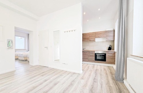 Krefeld Apartment | Tolstov Apartments - 1 Room Apartment - Citycenter - 25 Min to Messe DUS