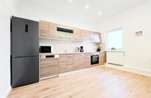Krefeld Apartment | Tolstov Apartments - 5 Room Attic Apartment - 3 Bathrooms- Citycenter - 25 Min to Messe DUS