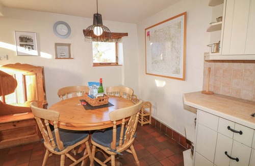 Parwich Cottage | TOM'S BARN, pet friendly, character holiday cottage in Parwich