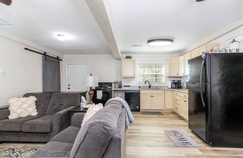 Tomball House | Tomball Bungalow Comfort