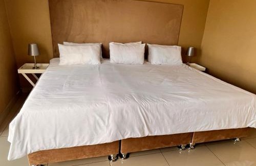 Louis Trichardt Hotel | Tony Hill Manor House