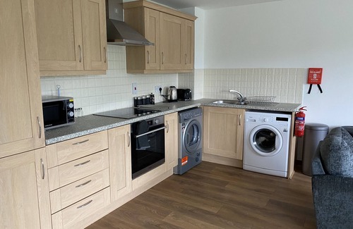 Ipswich Apartment | Toothbrush Apartments - 2 Bed 1 Bath - Ipswich Nr Train - Centrum Court