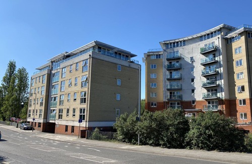 Ipswich Apartment | Toothbrush Apartments - 2 Bed 1 Bath - Ipswich Nr Train - Centrum Court