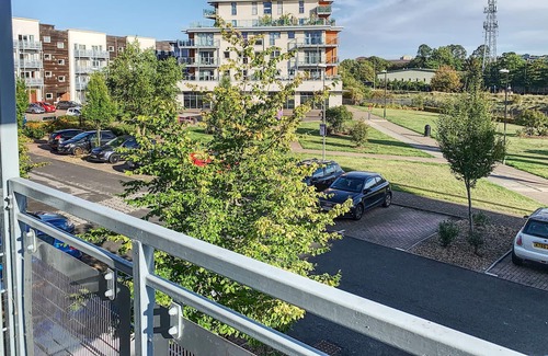 Ipswich Apartment | Toothbrush Apartments - 2 Bed 2 Bath - Ipswich Nr Train - Compair Crescent
