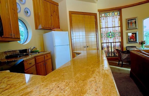 Comanche Canyon Ranch Apartment | Top apartment #3 of the Castle ~ Sunsets & views high above Lake Travis!