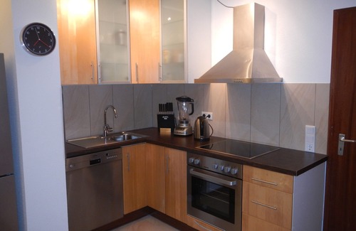 Troisdorf-Friedrich-Wilhelms-Hutte Apartment | Top equipment and great transport links to Cologne Bonn Siegburg, TG-Platz