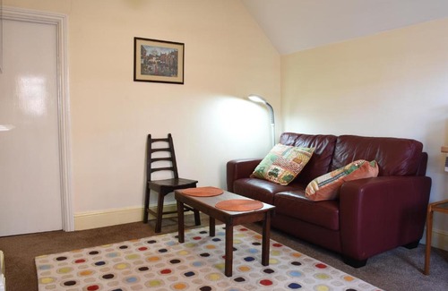 Lincoln Apartment | Top Flat