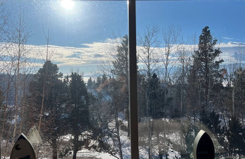 Bigfork Condo | Top Floor 2-bdrm condo located on Bigfork Bay. Walk to downtown Bigfork.