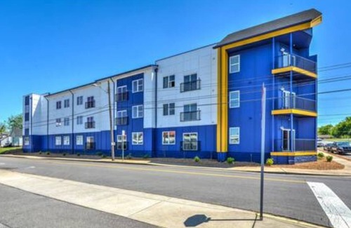 Clarksville Apartment | Top Floor Apartment Downtown