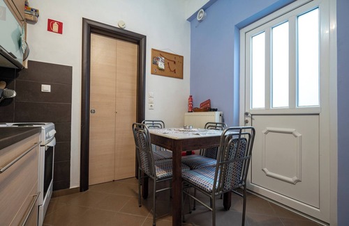Nea Ionia Apartment | Top-Floor Apt with Private Patio- Nea Ionia by ΜΡS