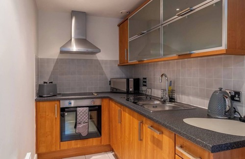 Liverpool City Centre Apartment | Top Floor | City Stay | Beatles Bars & Nightlife