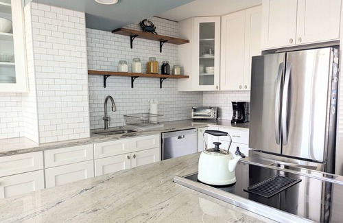 Isla del Sol Condo | Top Floor Condo with Stunning Bay Views Near St. Pete Beach & Fort DeSoto
