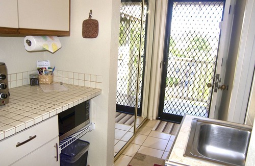 Wailea Condo | TOP FLOOR CORNER PRIVATE STUDIO, LOCALLY OWNED AND MANAGED, WALK TO BEACH
