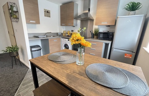 Littleover Apartment | Top Floor Deluxe Apartment - With Balcony